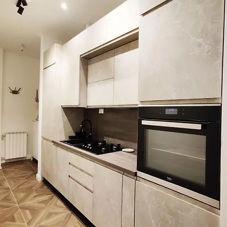 Cher Amicis Apartament *